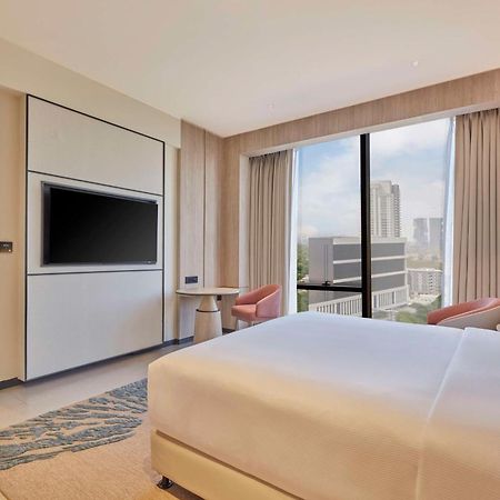 Hilton Gurugram Baani City Centre غورغاون المظهر الخارجي الصورة