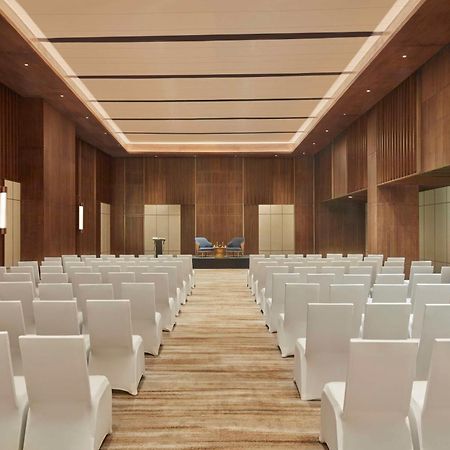 Hilton Gurugram Baani City Centre غورغاون المظهر الخارجي الصورة