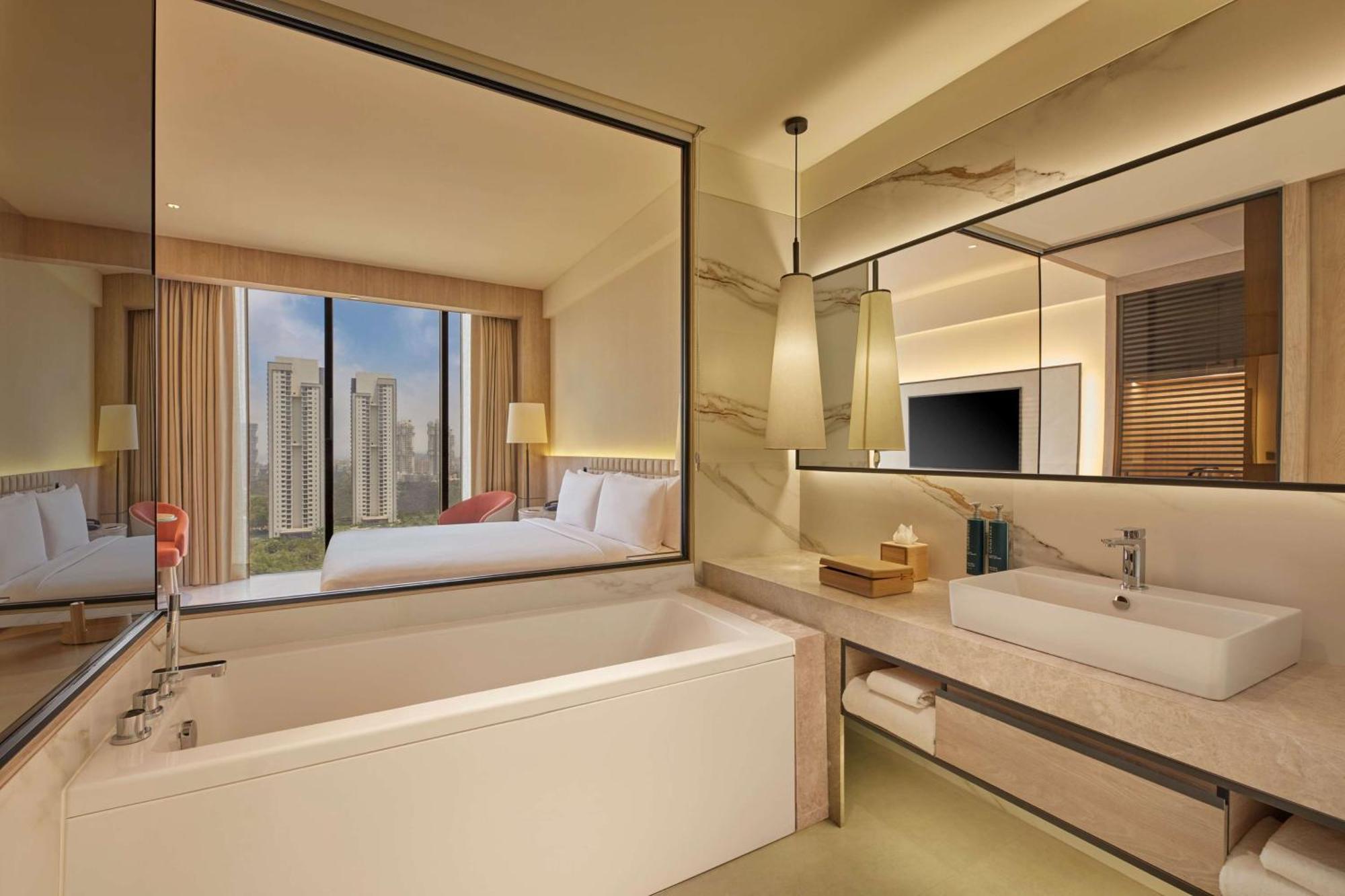 Hilton Gurugram Baani City Centre غورغاون المظهر الخارجي الصورة