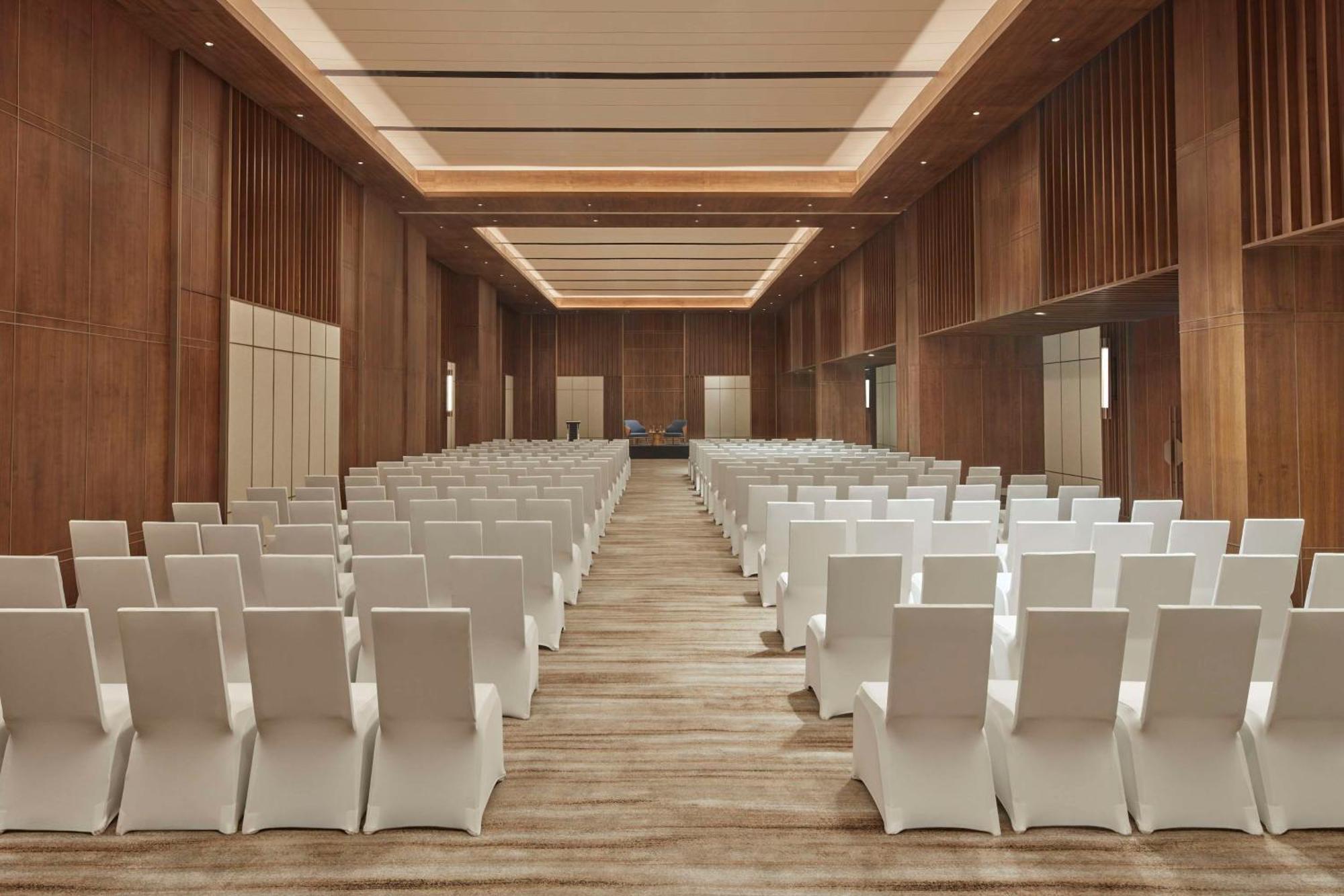 Hilton Gurugram Baani City Centre غورغاون المظهر الخارجي الصورة