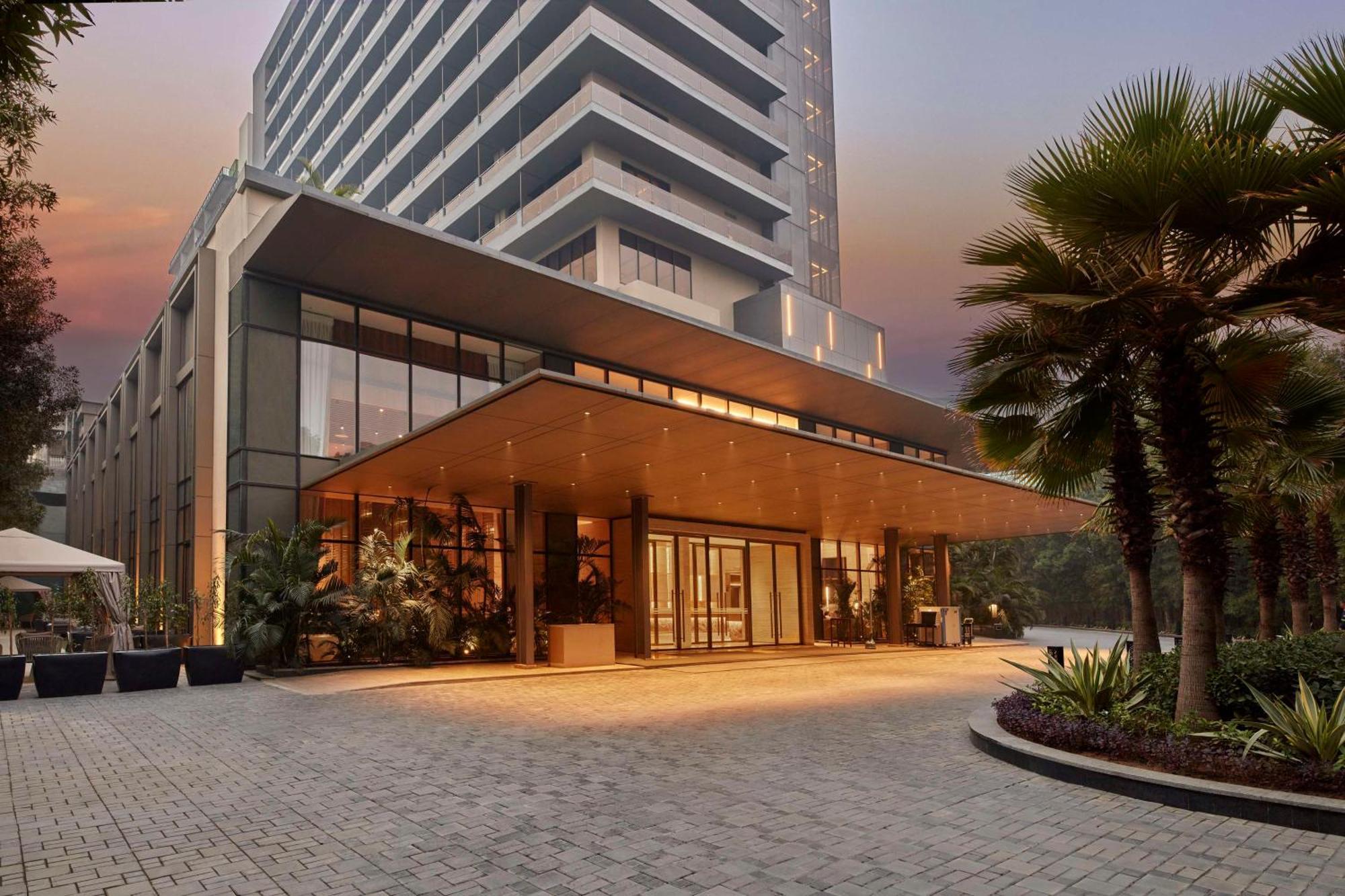 Hilton Gurugram Baani City Centre غورغاون المظهر الخارجي الصورة
