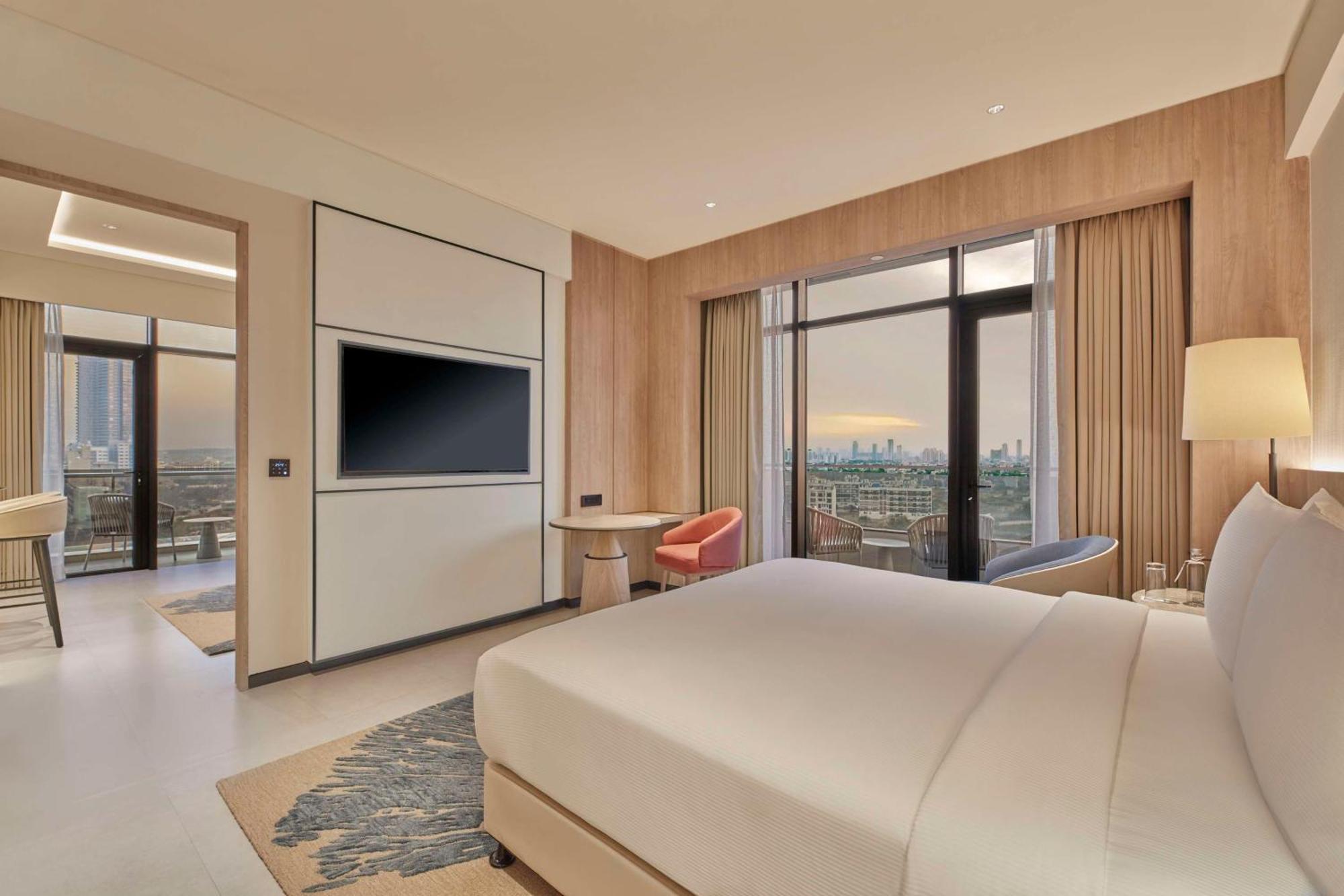 Hilton Gurugram Baani City Centre غورغاون المظهر الخارجي الصورة