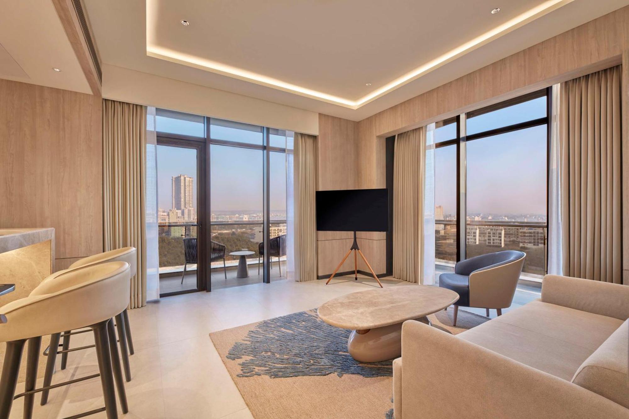 Hilton Gurugram Baani City Centre غورغاون المظهر الخارجي الصورة