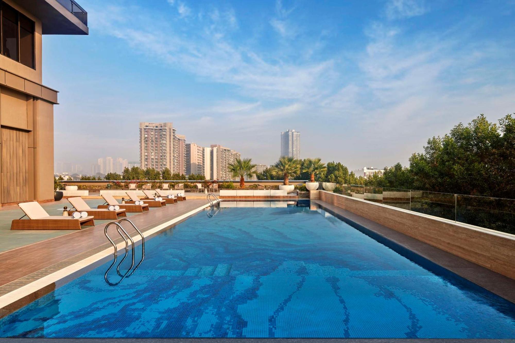 Hilton Gurugram Baani City Centre غورغاون المظهر الخارجي الصورة