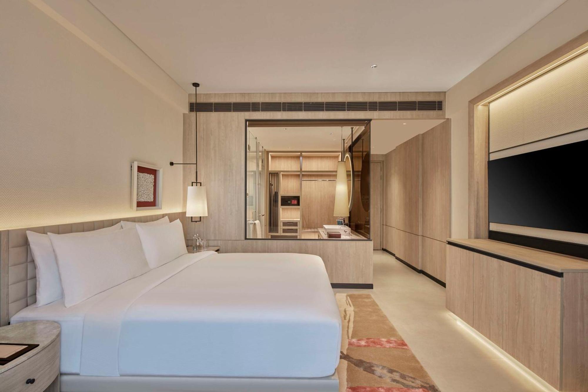 Hilton Gurugram Baani City Centre غورغاون المظهر الخارجي الصورة
